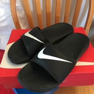 Men Nike slides